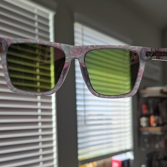 Polarized Pink Sunglasses - Picture 6 of 6